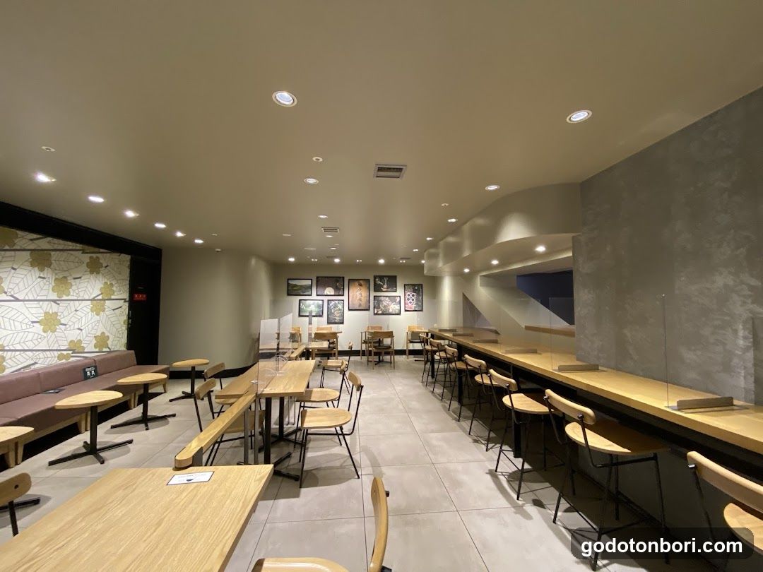 Starbucks Coffee - Osaka Takashimaya B1 West Zone