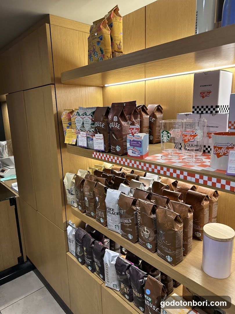 Starbucks Coffee - Osaka Takashimaya B1 West Zone