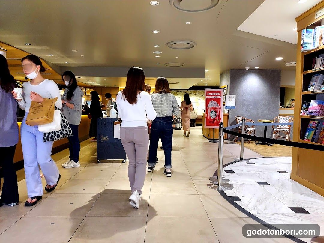 Starbucks Coffee - Osaka Takashimaya B1 West Zone