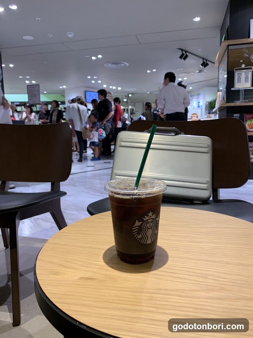 Starbucks Coffee - Osaka Takashimaya B1 West Zone
