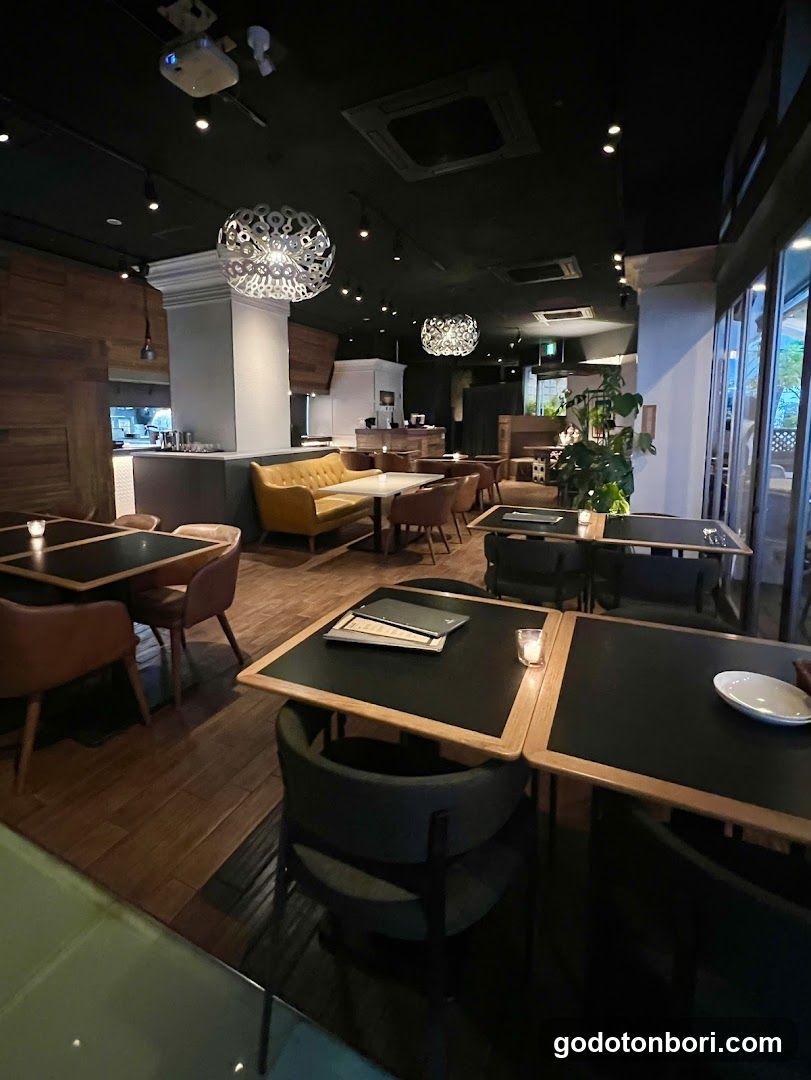 Restaurant & Salon Bar BARKT