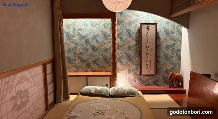 Just a short walk 心斎橋 Glico Sign 1min 道頓堀30-second 黒門市場 難波駅 Dotonbori Guesthouse 松の阁