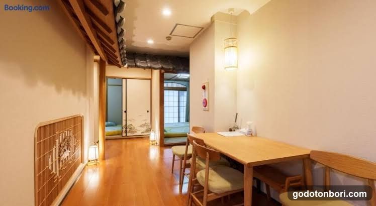 Just a short walk 心斎橋 Glico Sign 1min 道頓堀30-second 黒門市場 難波駅 Dotonbori Guesthouse 松の阁