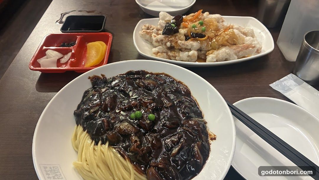 Chinese Restaurant Table Setting