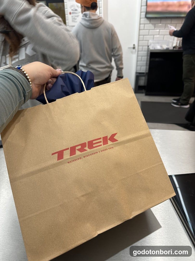 Trek Bicycle Osaka Namba - general