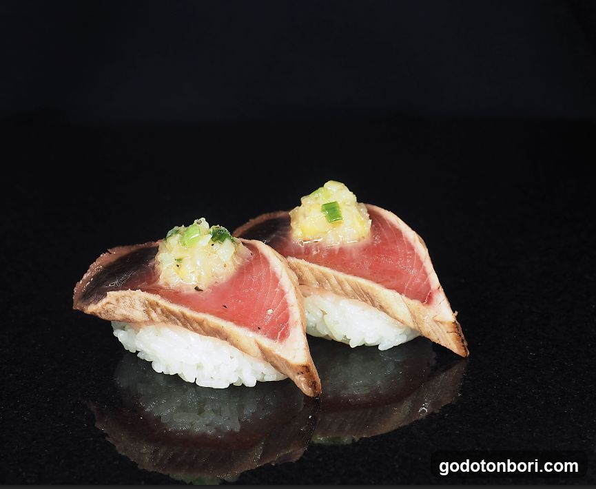 Sushi Nigiri with Tuna and Scallion