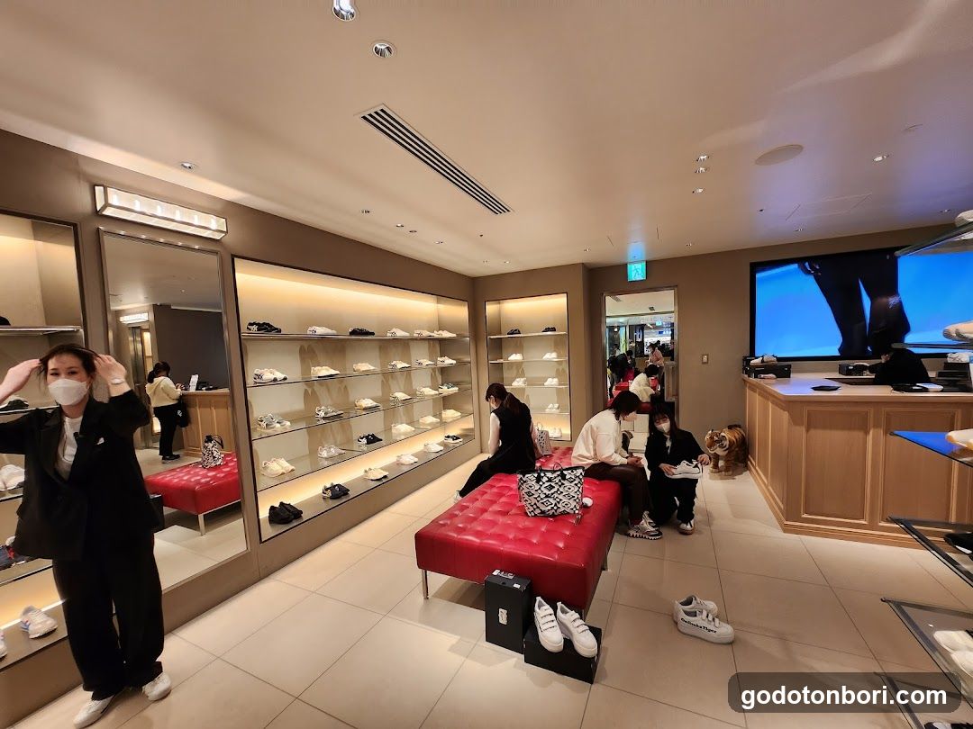 Onitsuka Tiger Namba City