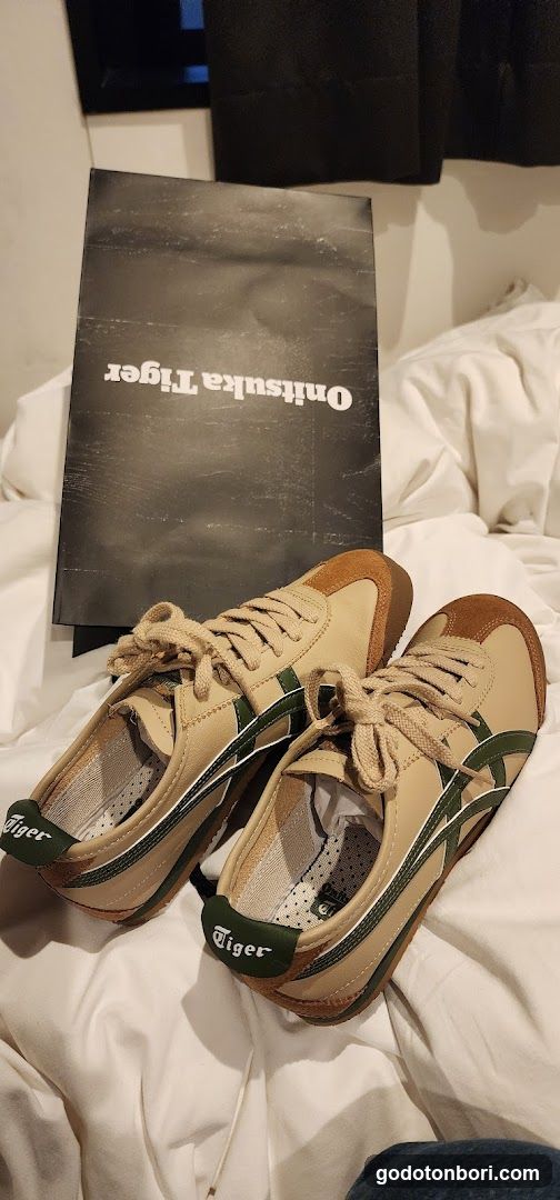 Onitsuka Tiger Namba City
