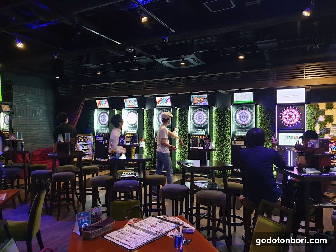 Darts＆Sports Bar ｜Three Monkeys Cafe Namba Dotonbori