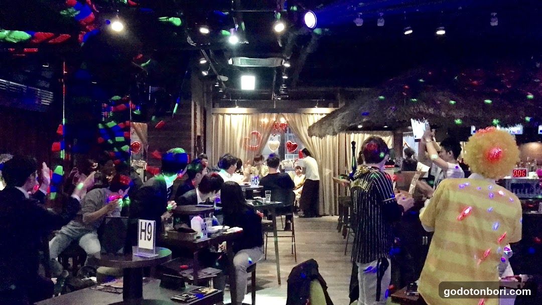 Darts＆Sports Bar ｜Three Monkeys Cafe Namba Dotonbori
