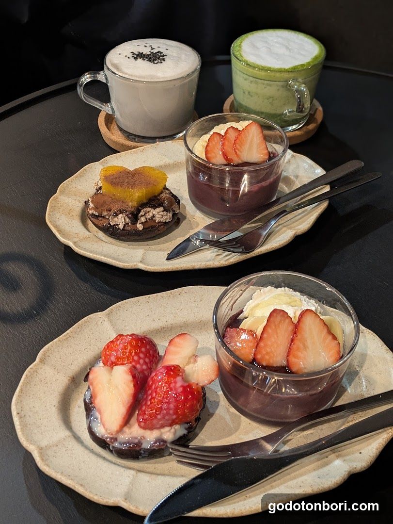 PLUS心斎橋・アメ村店 グリークヨーグルト×アサイーカフェ
