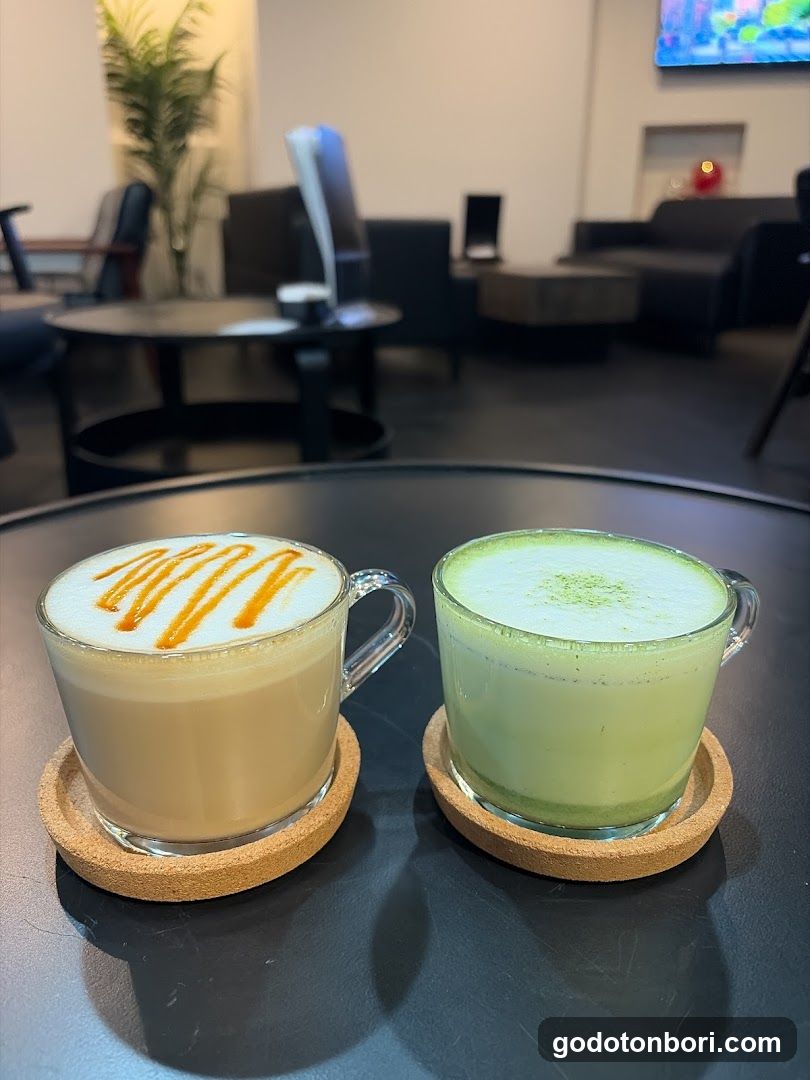 PLUS心斎橋・アメ村店 グリークヨーグルト×アサイーカフェ