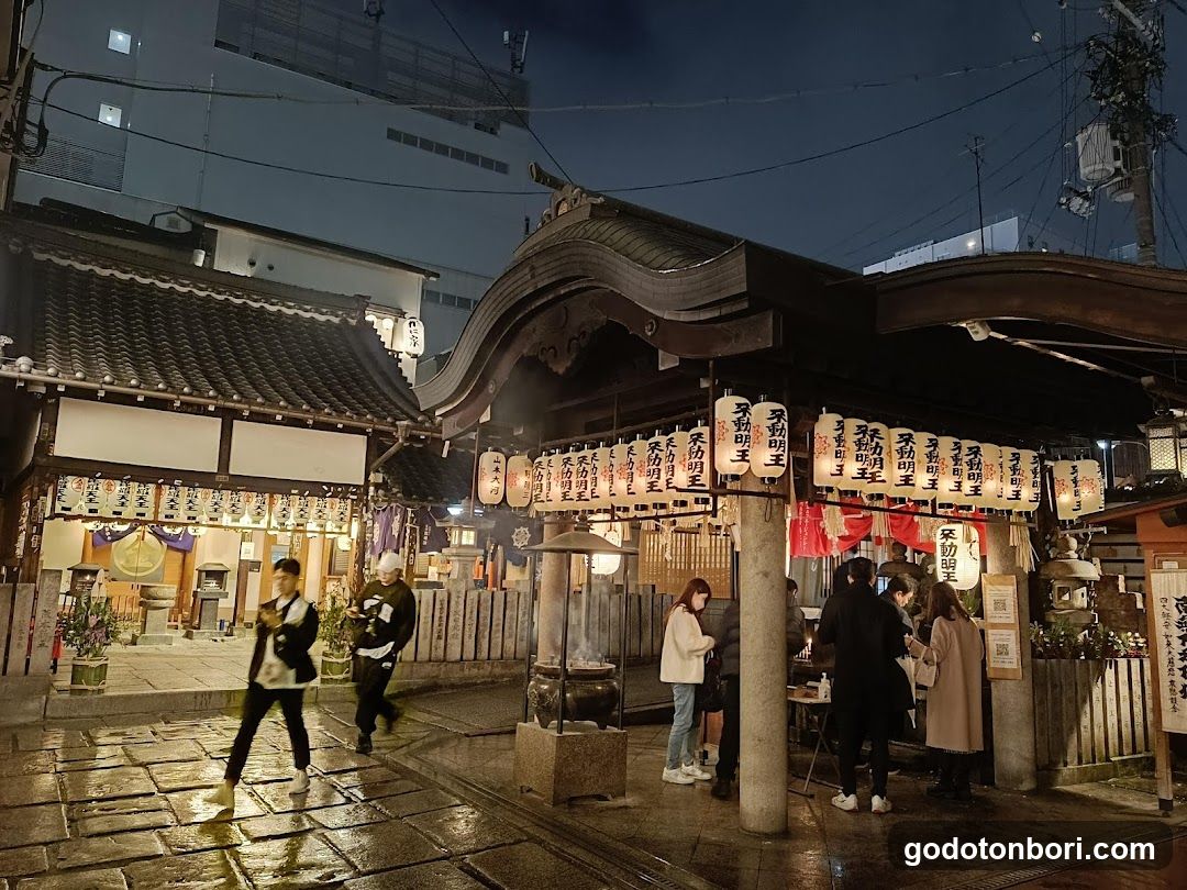 Hozenji Mizukake Fudoson Temple