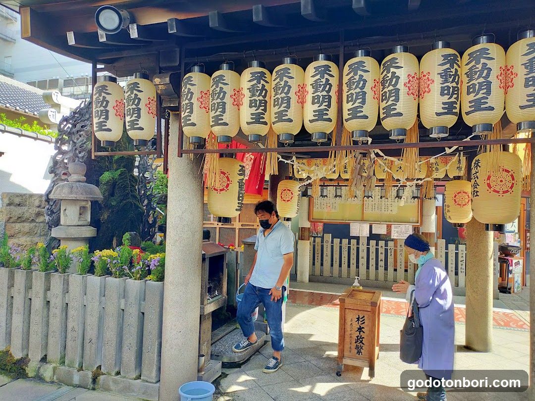 Hozenji Mizukake Fudoson Temple