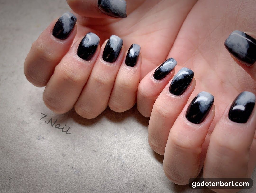7.Nail Salon
