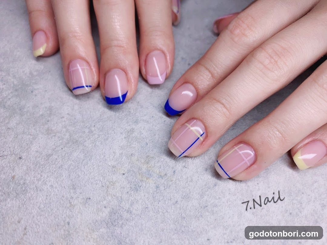 7.Nail Salon