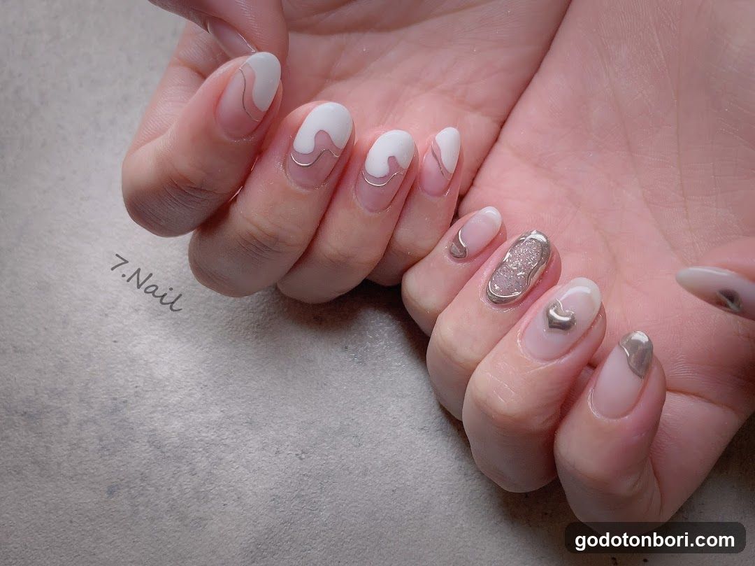 7.Nail Salon