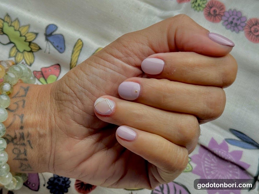 7.Nail Salon