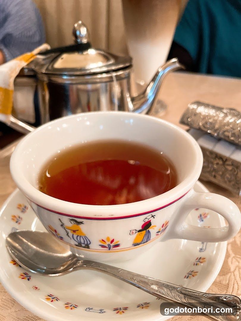 Tea Cup with Decorative Pattern