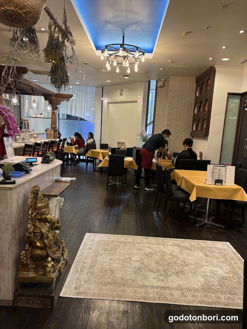 HIMALAYAN KITCHEN Shinsaibashi BIGSTEP 3F