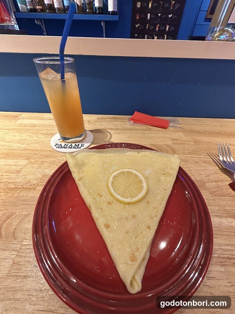 Crepe with Lemon and Drink