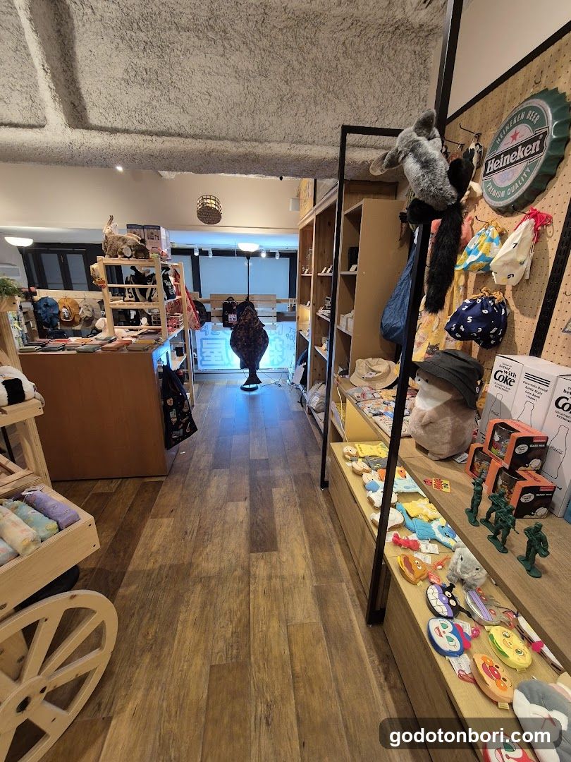 メジェド 雑貨店 MJet
