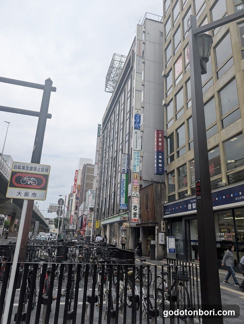 ヒトリボックスなんば駅前PAO