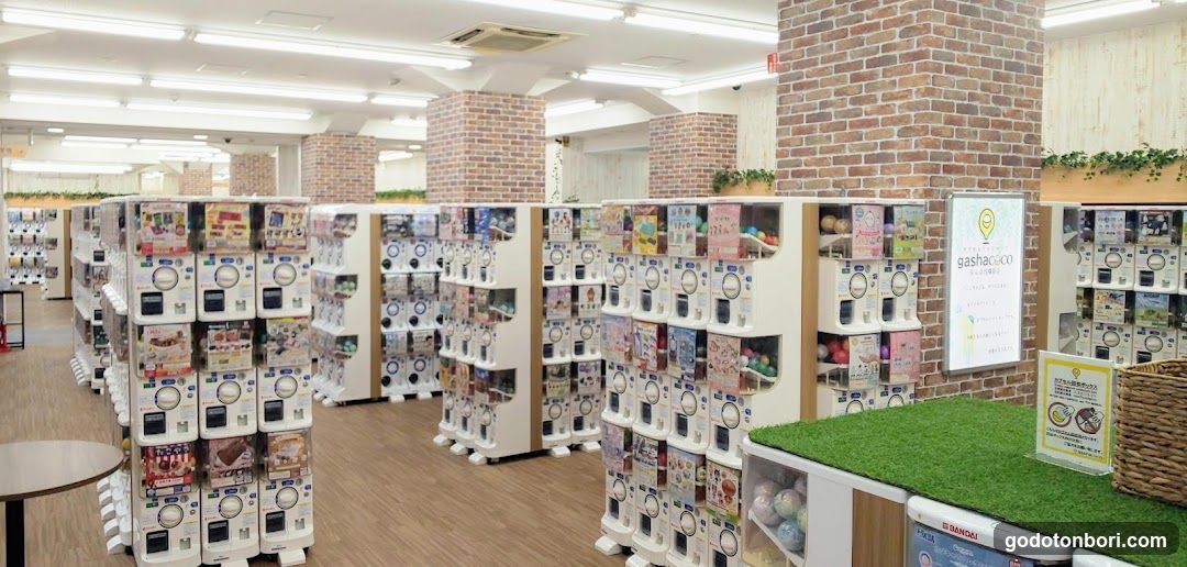 gashacoco Namba Ebisu Bashi-Suji (Capsule Toy Store)