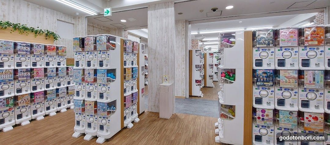 gashacoco Namba Ebisu Bashi-Suji (Capsule Toy Store)