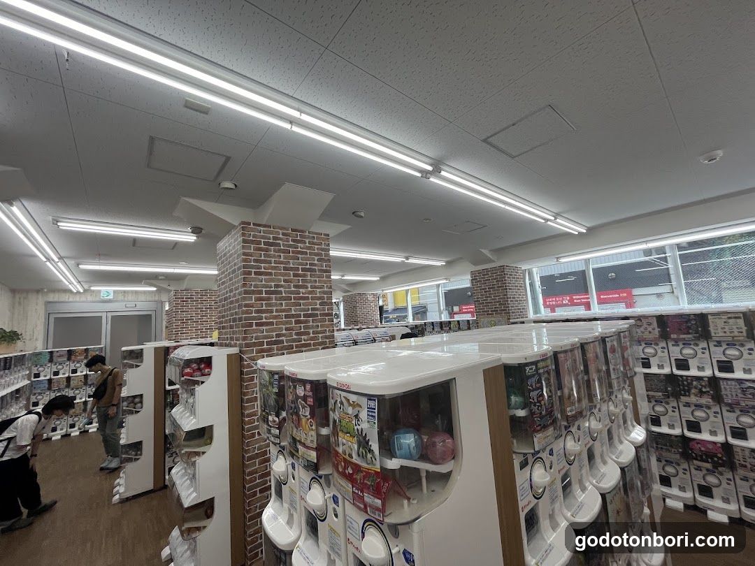 gashacoco Namba Ebisu Bashi-Suji (Capsule Toy Store)