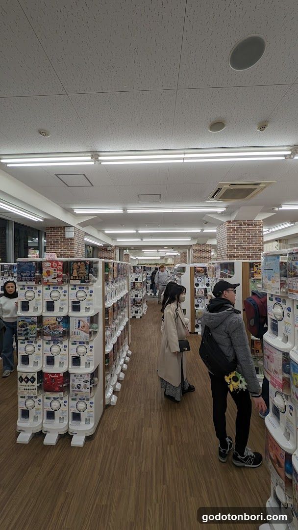 gashacoco Namba Ebisu Bashi-Suji (Capsule Toy Store)