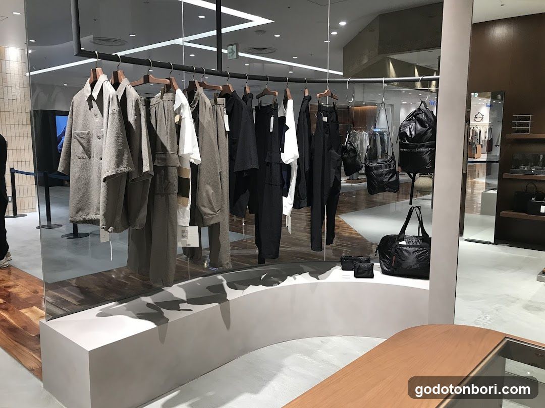 UNITED ARROWS SHINSAIBASHI
