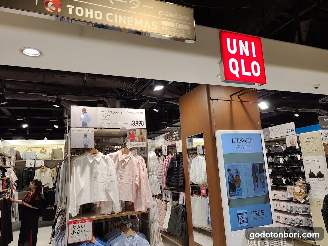 Uniqlo Namba store