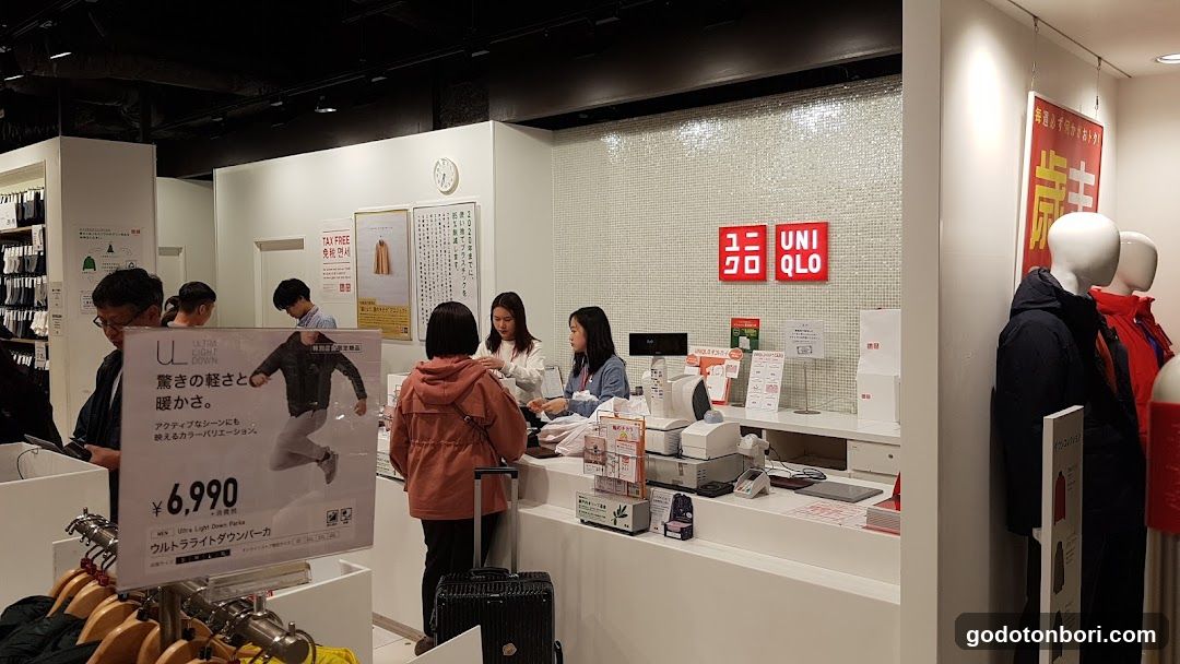 Uniqlo Namba store