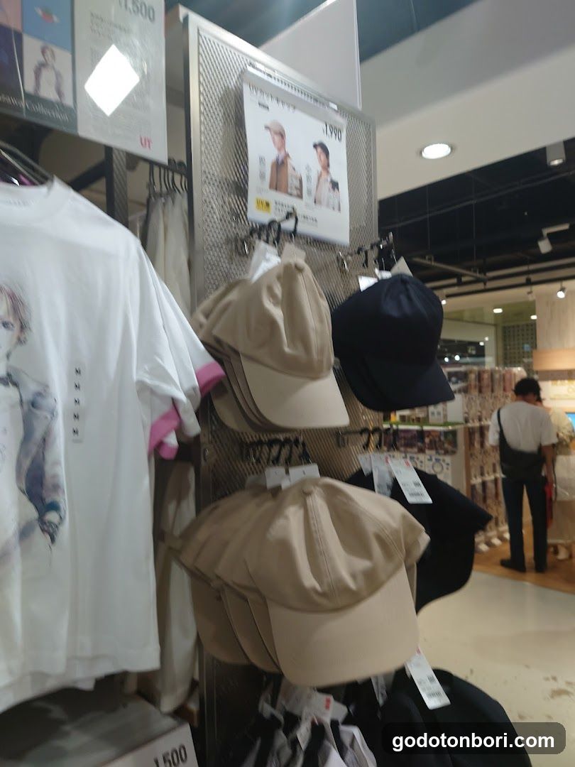 Uniqlo Namba store