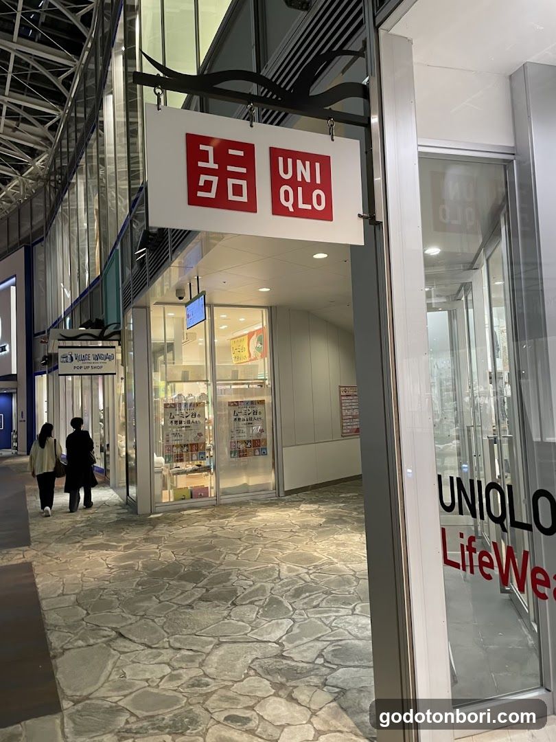 Uniqlo Namba store