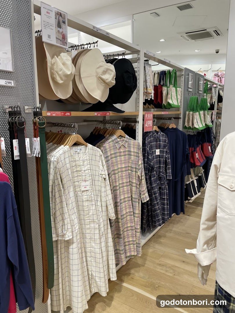 Uniqlo Namba store