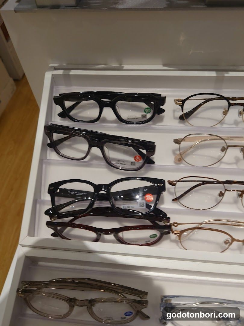 Zoff Namba Marui Store