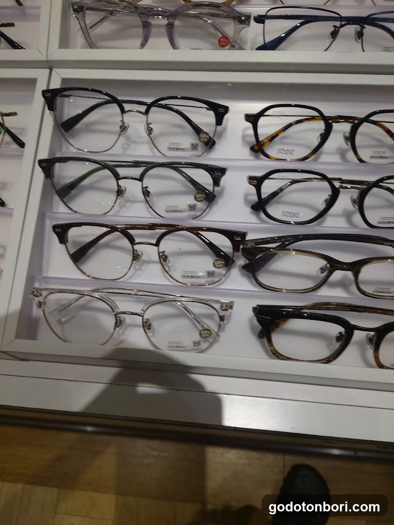Zoff Namba Marui Store