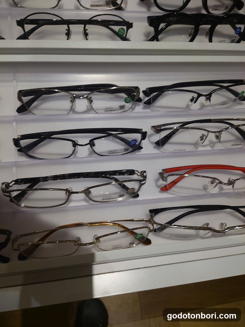 Zoff Namba Marui Store