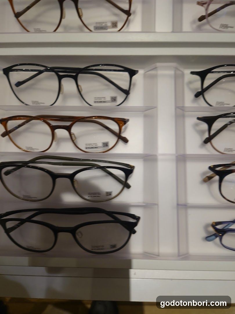 Zoff Namba Marui Store