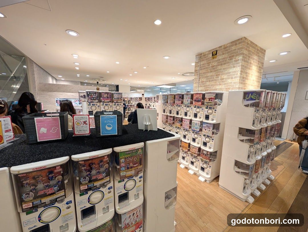 gashacoco Namba Marui (Capsule Toy Store)