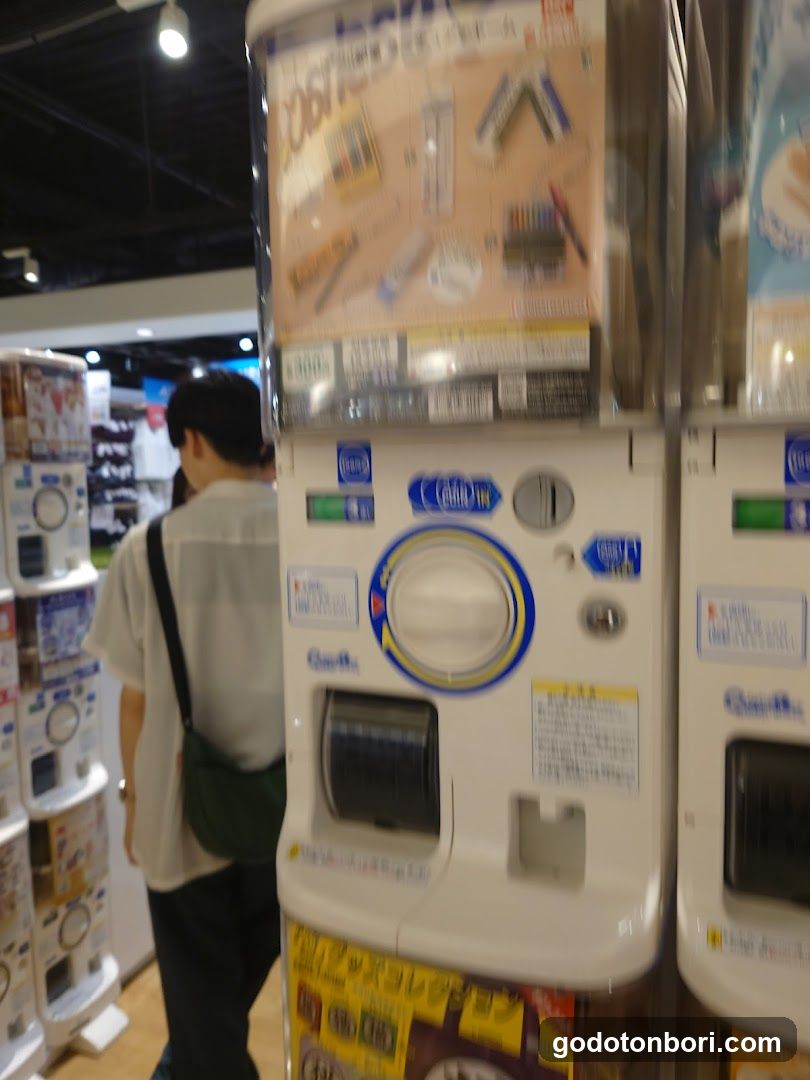 gashacoco Namba Marui (Capsule Toy Store)