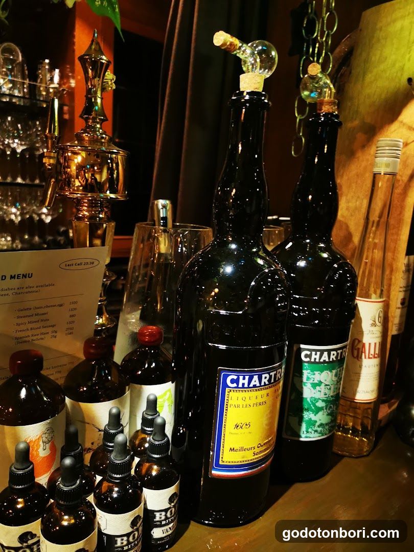 フレンチバー シャノワール Bar Français Le Chat Noir