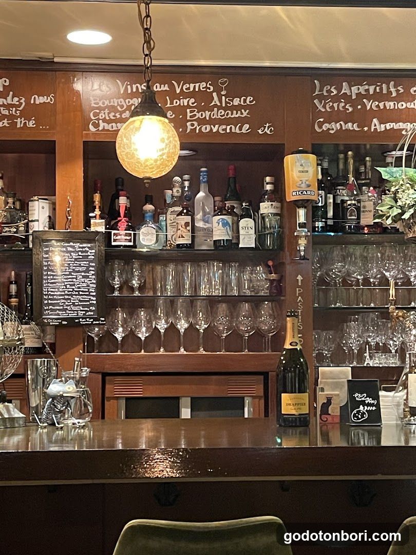 フレンチバー シャノワール Bar Français Le Chat Noir