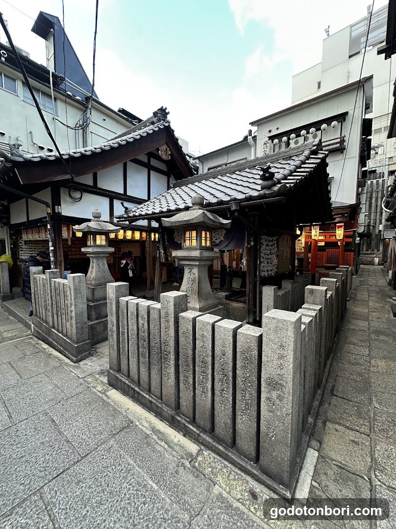 Osaka Walking Tours (Private & Group)