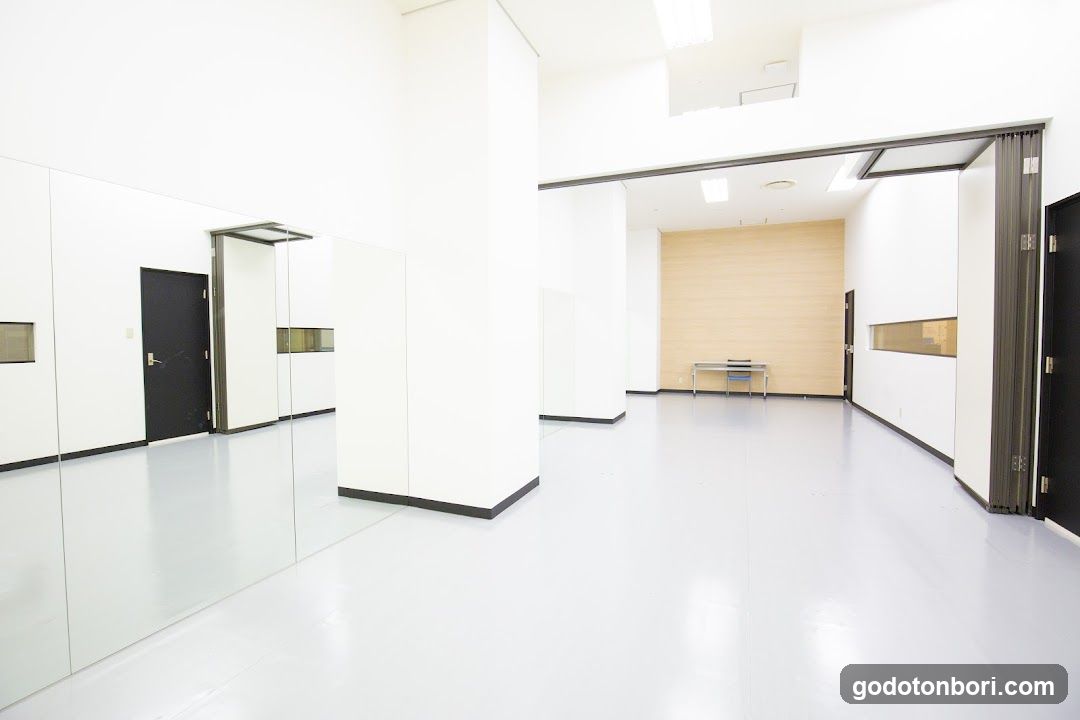 Vantan game Academy Osaka School