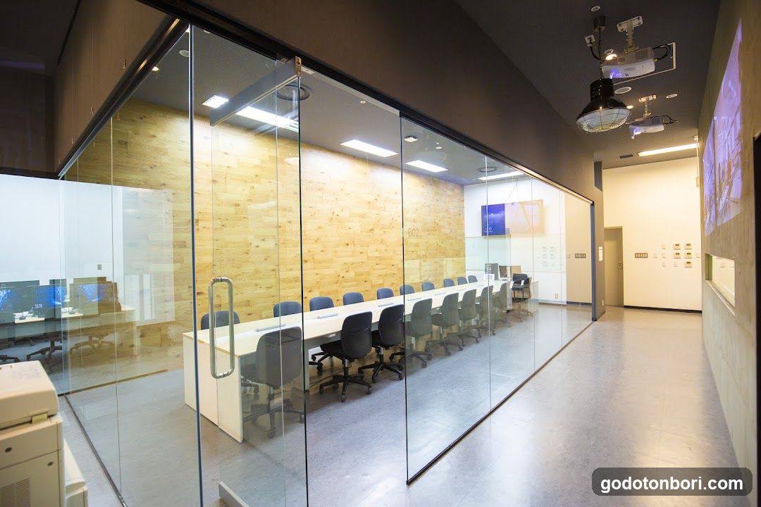 Vantan game Academy Osaka School