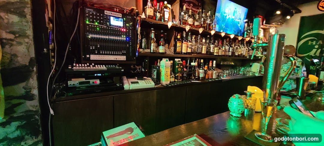 American Music Bar Garth