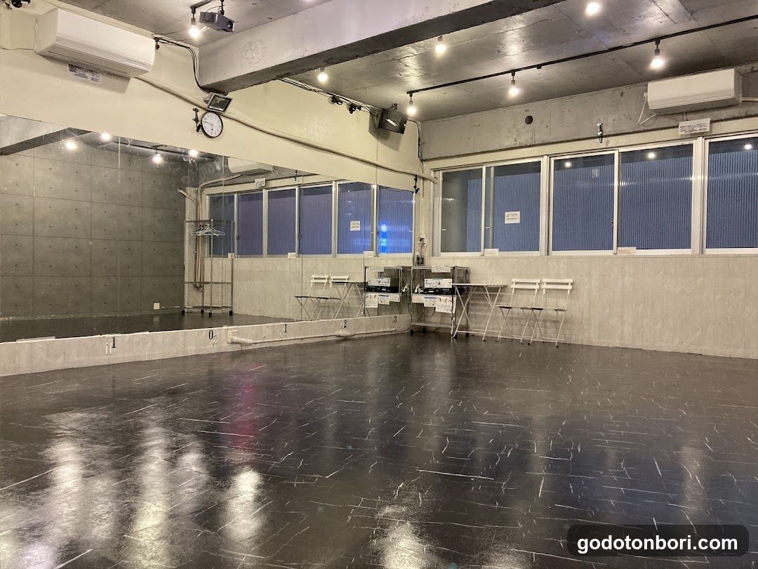 Dance studio Vox Japan studio